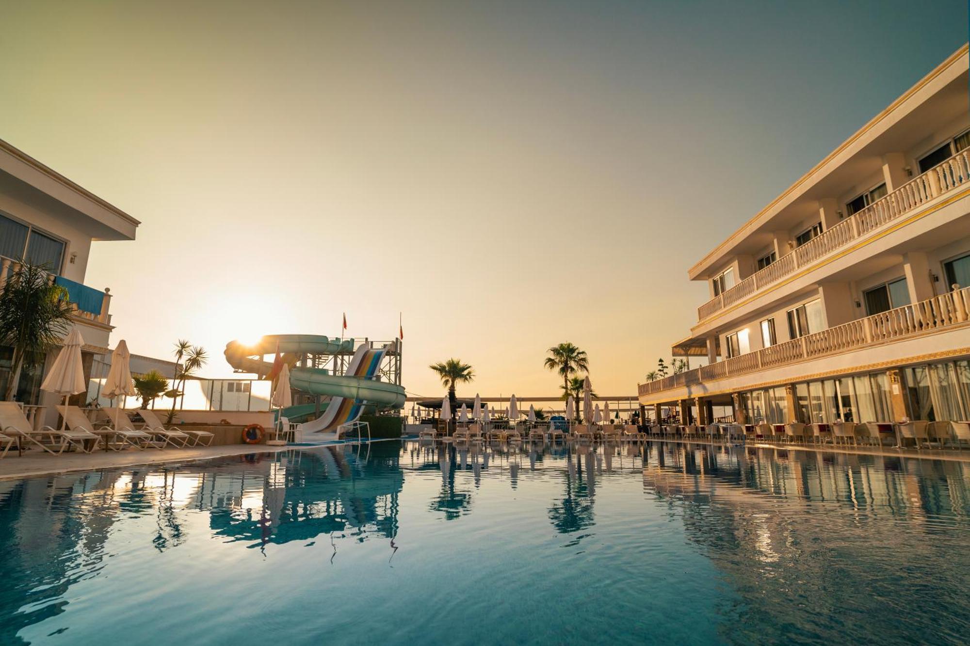 Sl La Perla Hotel Kemer Анталия Екстериор снимка